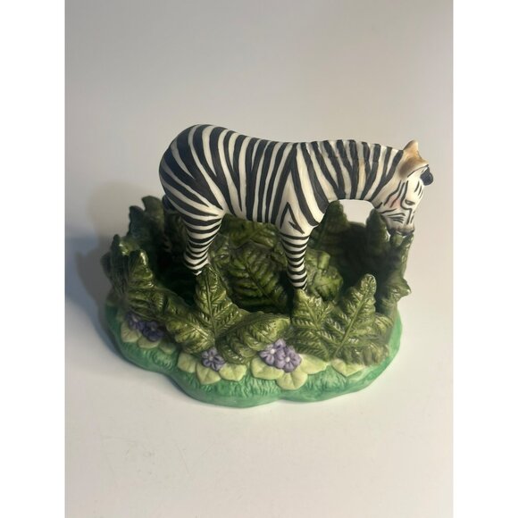 VTG Franklin Mint 1988 Wilderness Zebra 3.25" Painted Safari-Surprises Animal - Picture 2 of 7